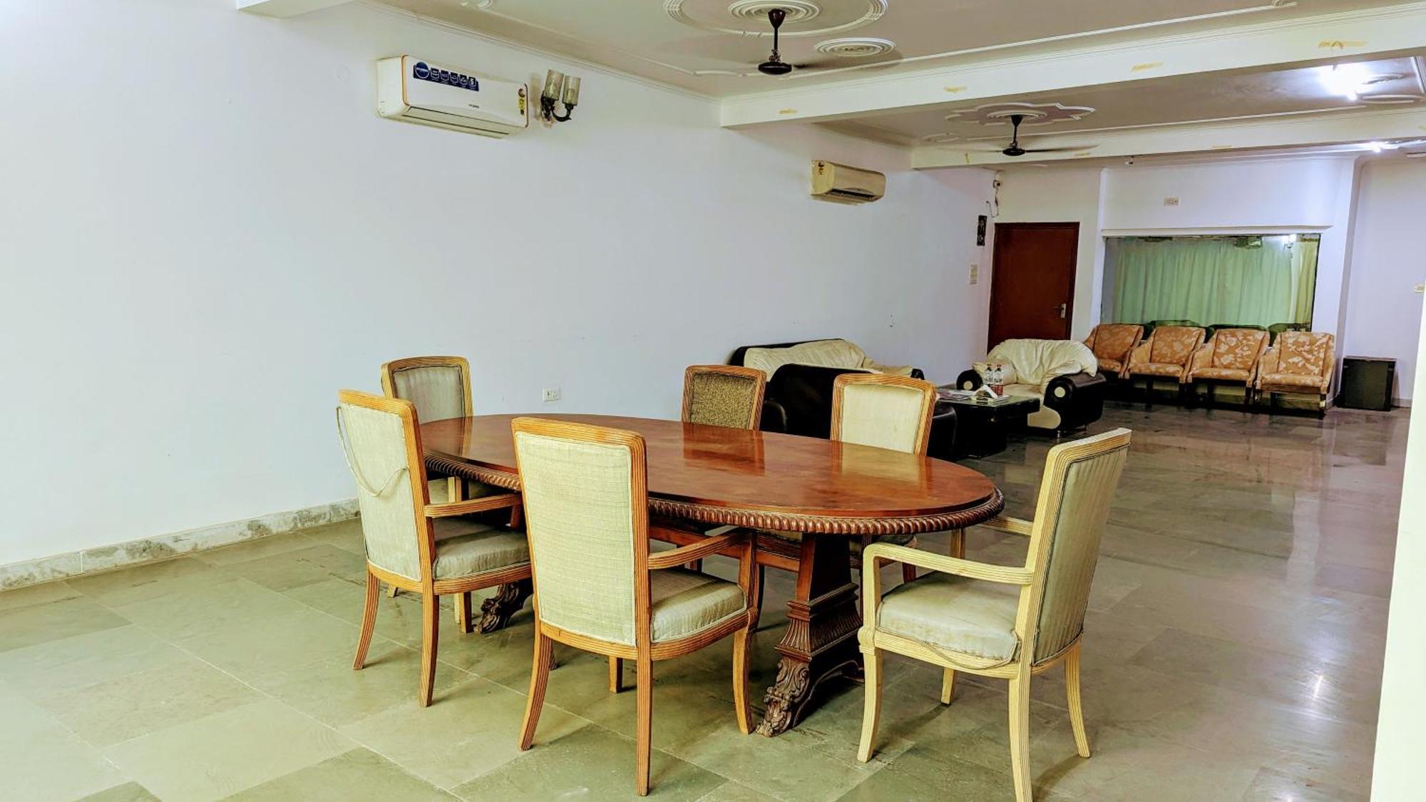 Hotel Lecston @Yashobhoomi Dwarka Sector - 25 Metro Station Delhi  Exterior photo